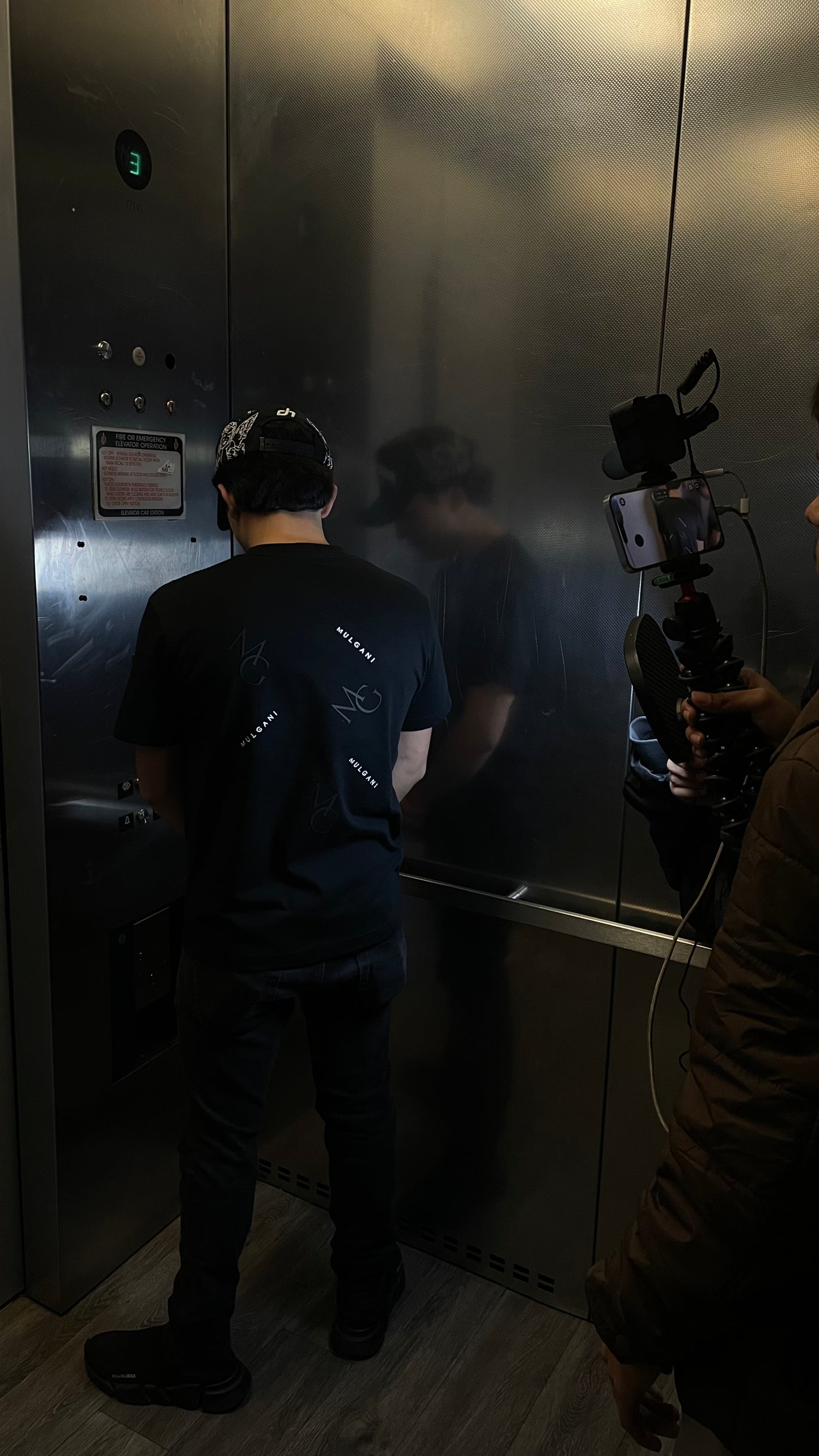 MULGANI WORLD T- SHIRT